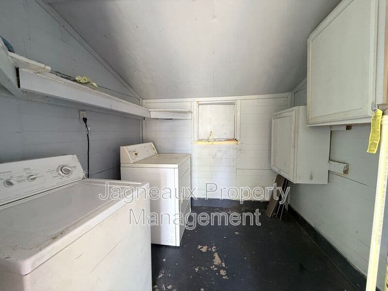 Lake Charles House: 4125 Legendre St