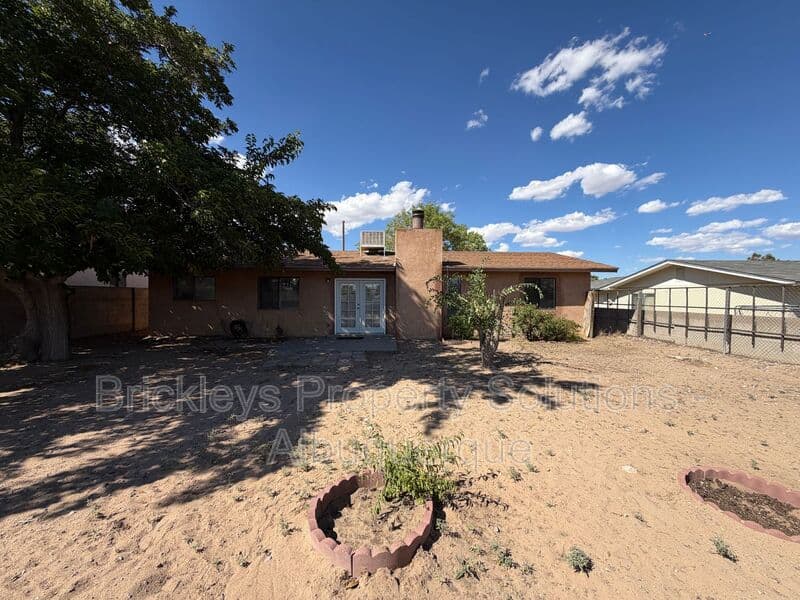Albuquerque House: 5812 Brahma Dr NW