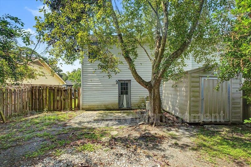 Savannah Townhome: 128 Fox Chase Road