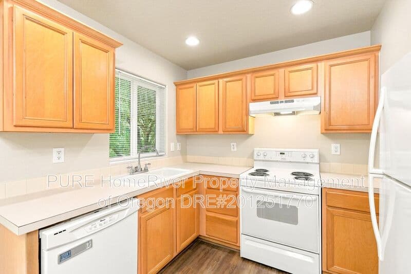 Troutdale House: 778 E Historic Columbia River Hwy