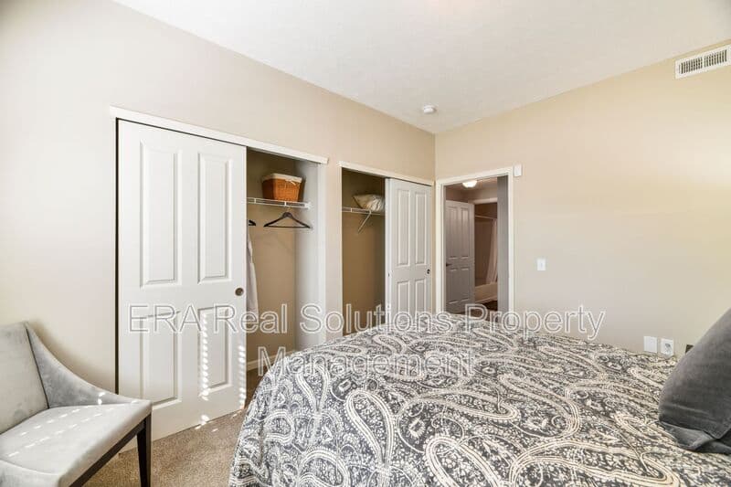 Columbus Condo: 1581-204 Gilmore Park Ave