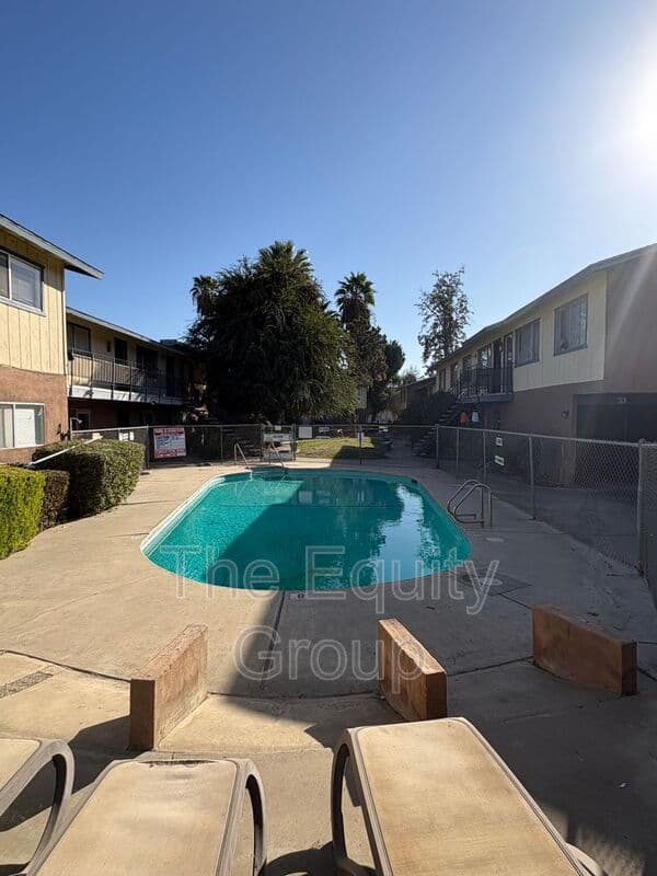 Visalia Condo: 615 S Demaree St