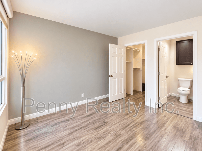 San Diego Condo: 5540 Lindo Paseo