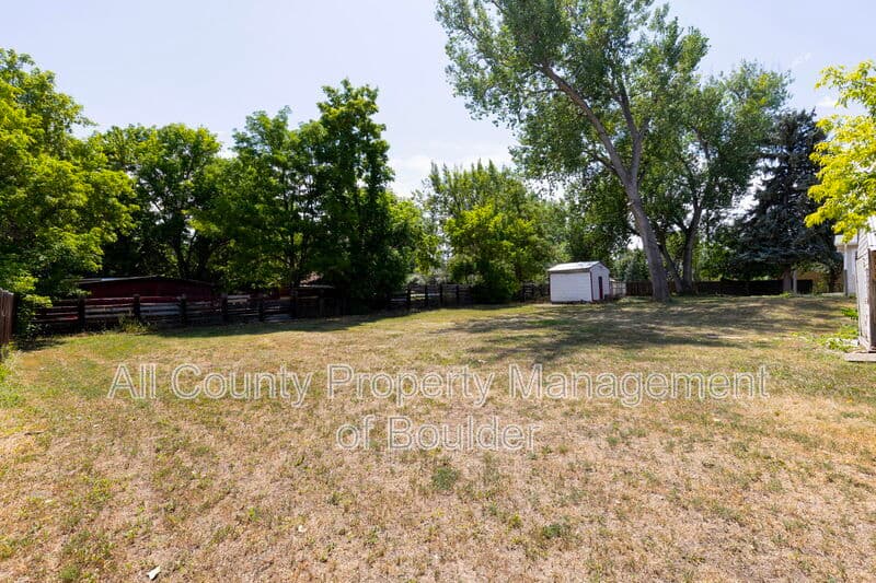Boulder House: 1098 Cherryvale Rd