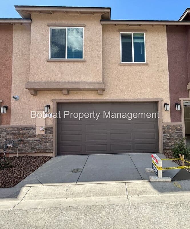 Carson City Townhome: 839 Centerville St