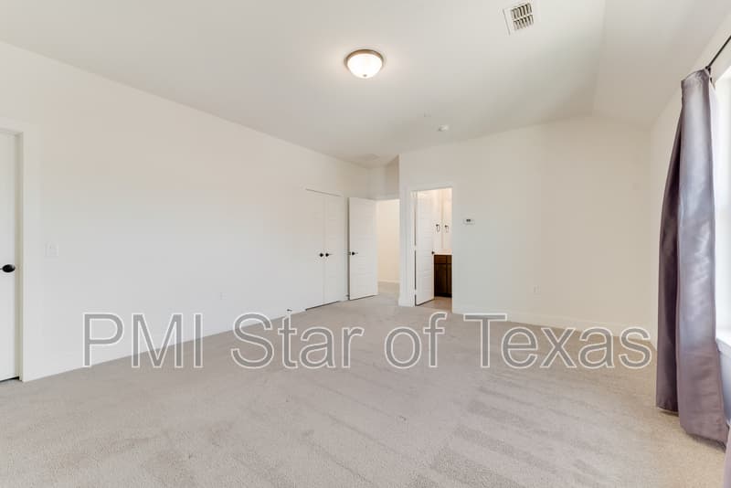 Arlington Townhome: 889 Birds Fort Trail