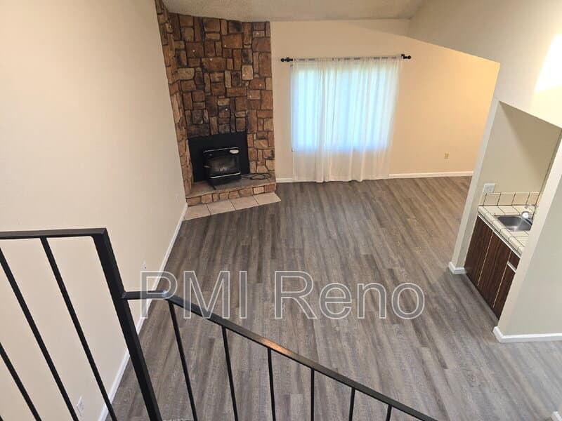 Sparks House: 977 Tyler Way