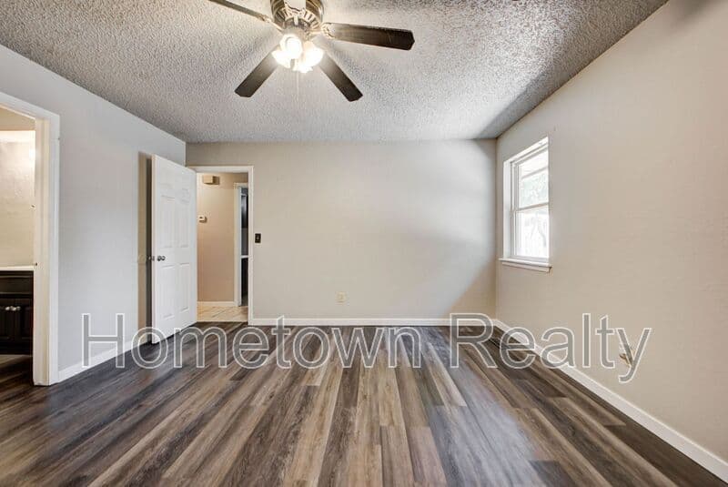 Norman Condo: 1713 Hillcrest Drive