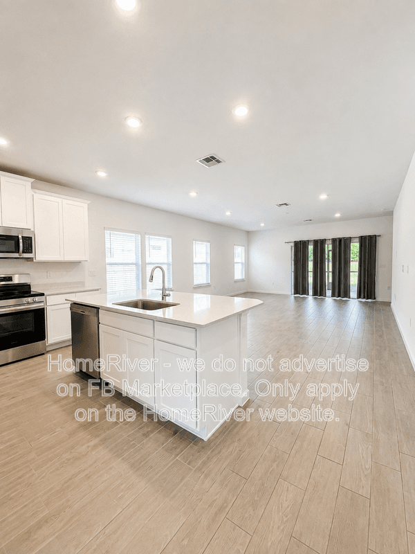 Ocala House: 4477 NW 14th Loop