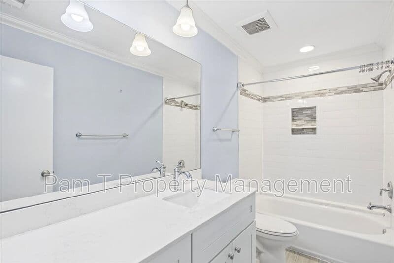 Savannah Townhome: 12502 Apache Ave