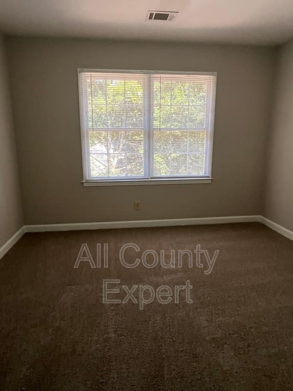 Dunwoody House: 2300 Fenhurst Pl