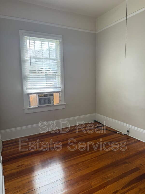 Bartow House: 340 W Stanley St