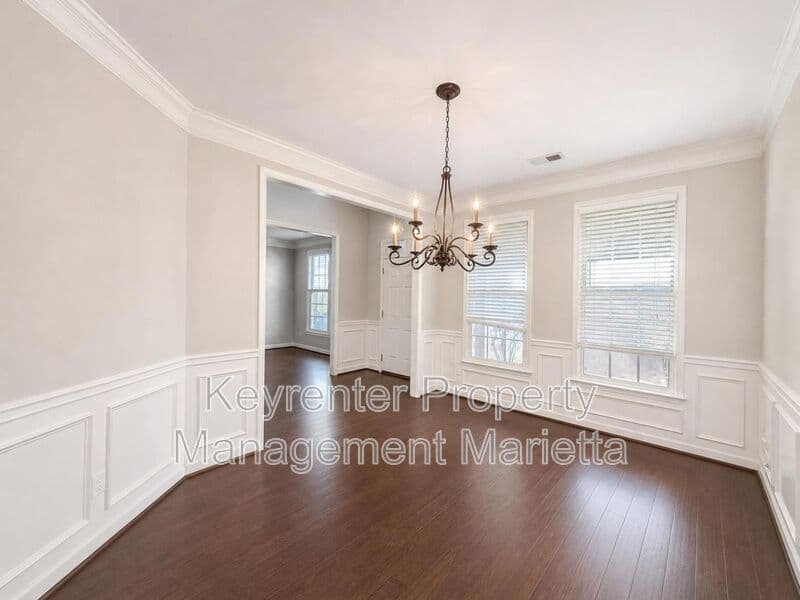 Marietta House: 302 Rosemont Park Ln