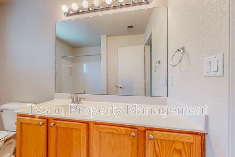 Albuquerque House: 5916 Mesa Sombra NW