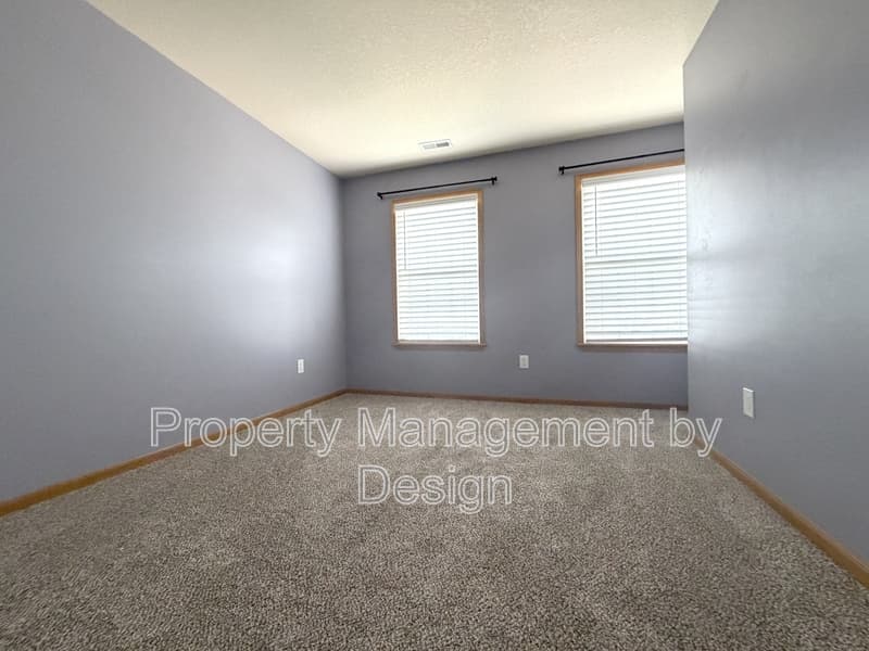 Ankeny Condo: 1005 Northeast Kamies Lane