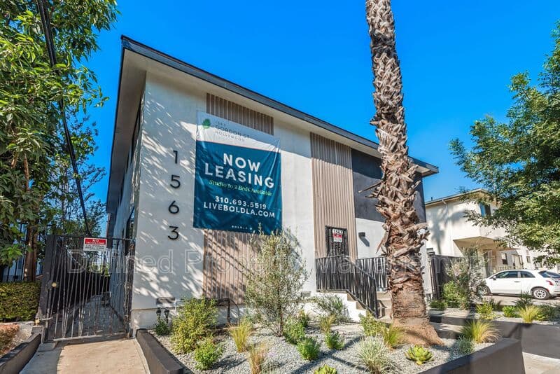 Los Angeles Condo: 1563 Gordon Street