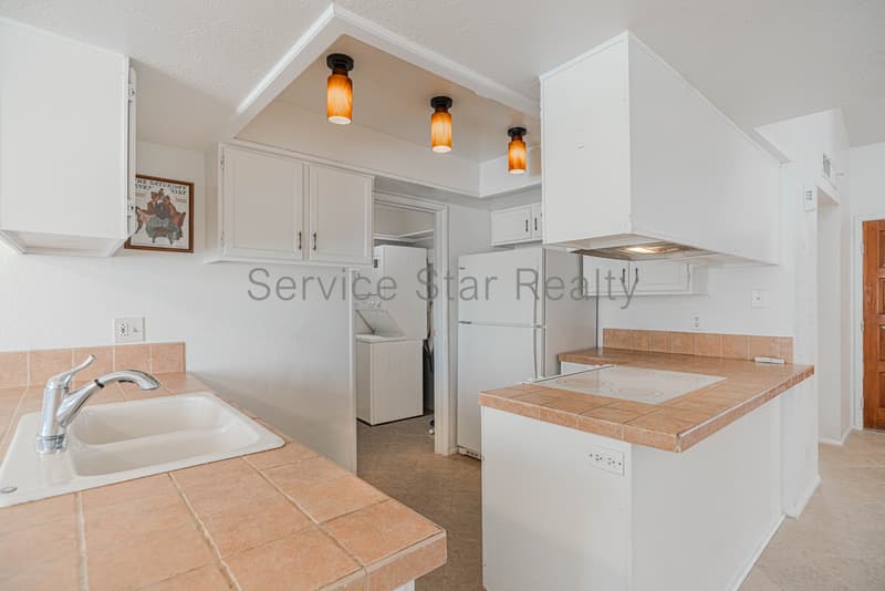 Phoenix Condo: 2020 W Union Hills Dr
