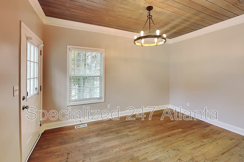 Atlanta House: 54 Hatcher Ave SW
