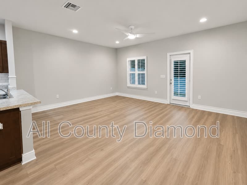 Callaway House: 5940 Callaway Circle