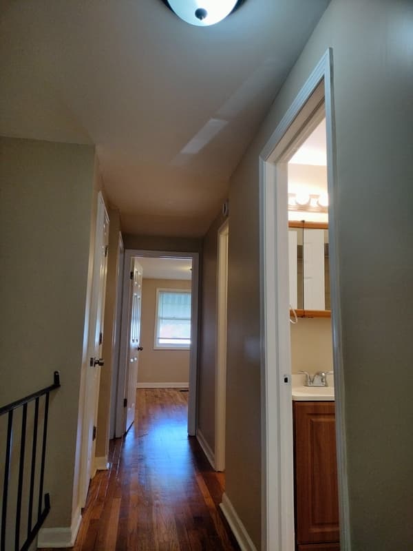 Chicago House: 2011 E 78th St