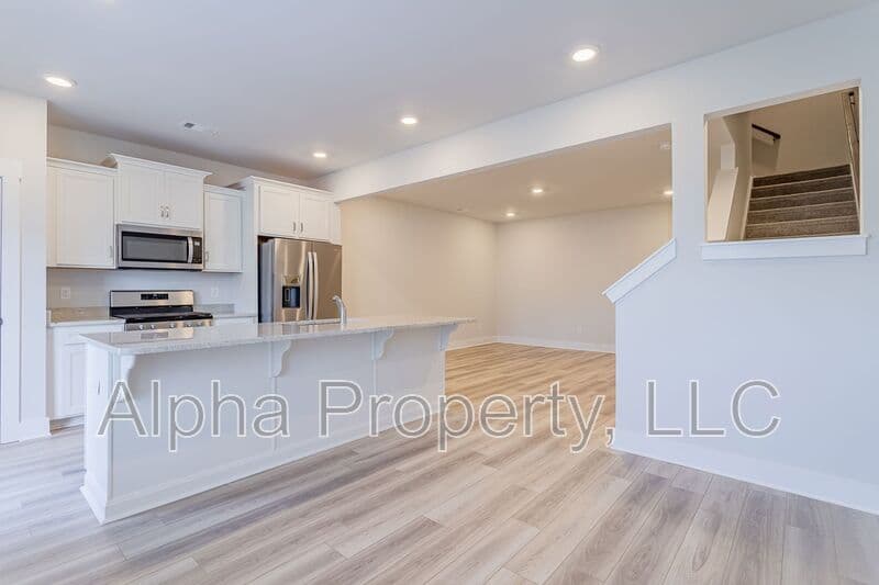 Moore Townhome: 1530 Rivermeade Dr