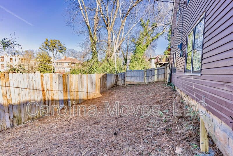 Spartanburg House: 202 Brookwood Terrace