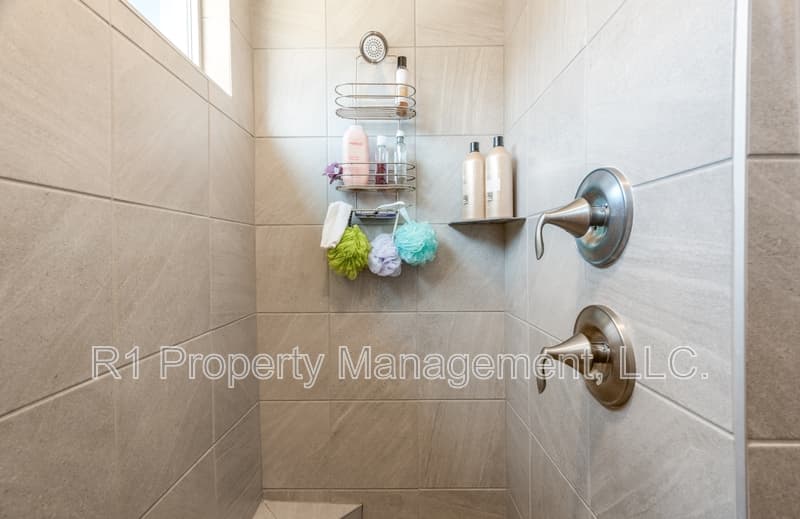 Los Lunas House: 3771 Santa Fe Trail
