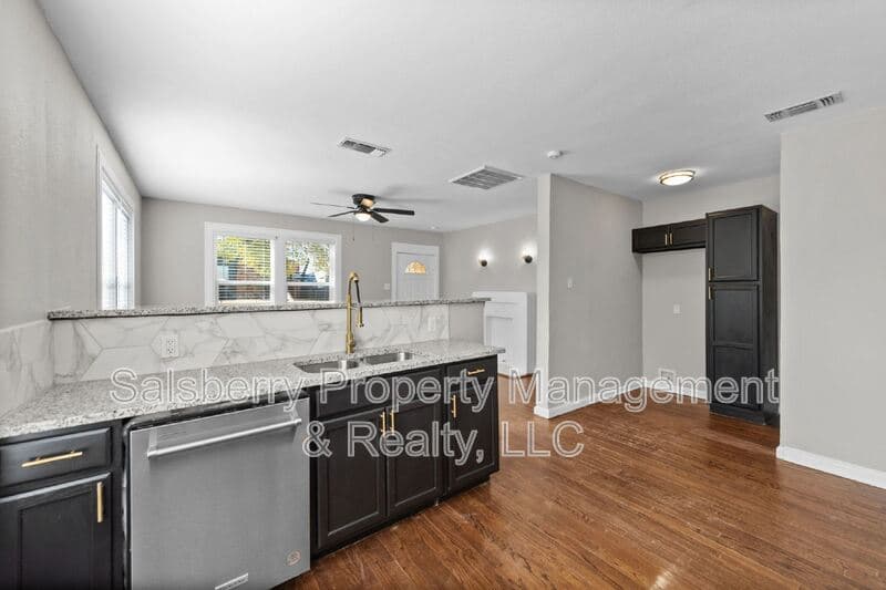 Fort Worth House: 3770 W. 6th Street