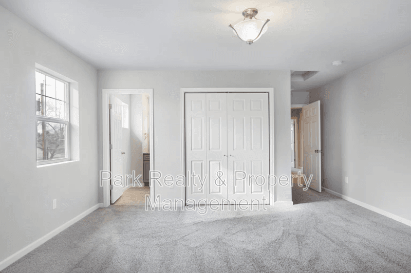 Aurora House: 2631 Sable Blvd
