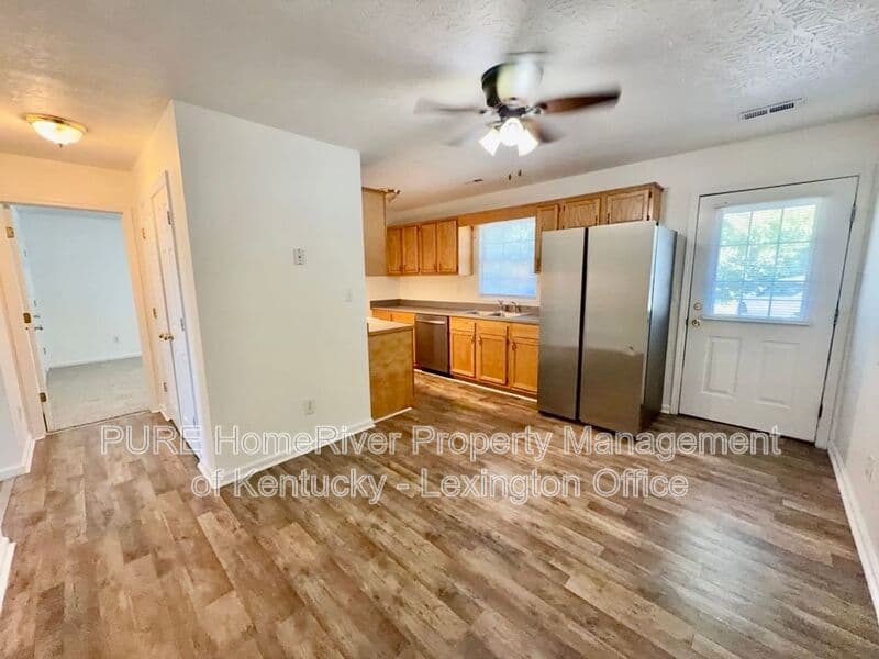 Harrodsburg Apartment: 105 Murphy Lane