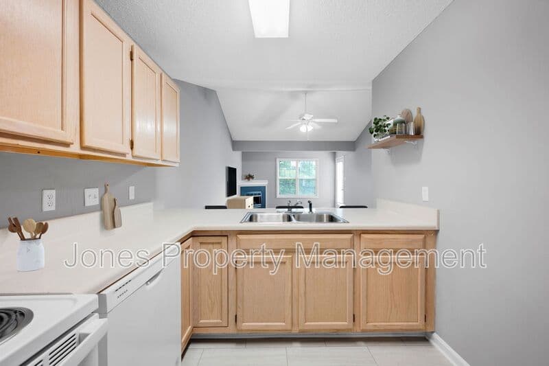 GASTONIA Condo: 1526 Union Road