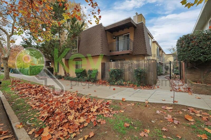 Sacramento House: 2515 H Street