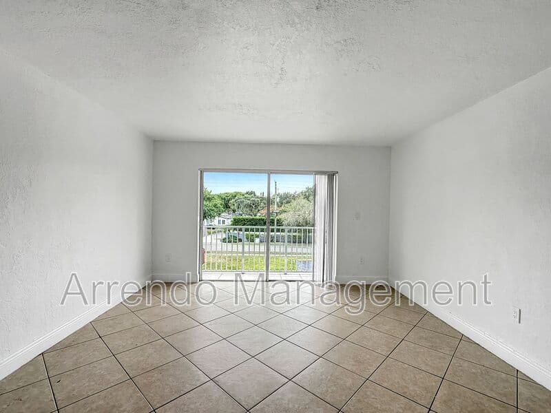Miami House: 8475 SW 94th St