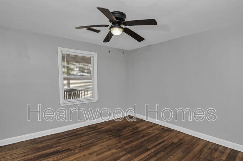 Columbia Condo: 3300 Margrave Road