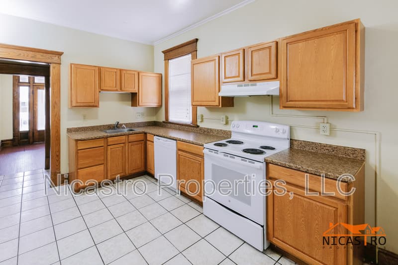 Columbus House: 2064 Indianola Avenue