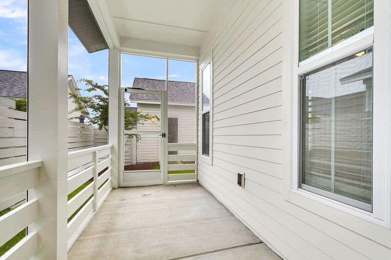 Summerville Townhome: 254 Symphony Ave