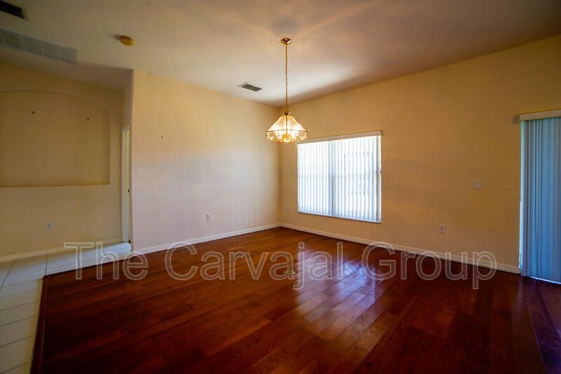 Poinciana House: 1196 Glendora Road North
