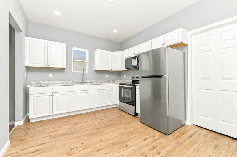 Dayton House: 102 Brooklyn Ave