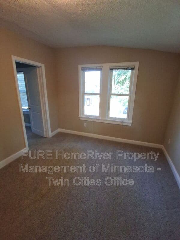 Saint Paul Condo: 987 Churchill Street #1