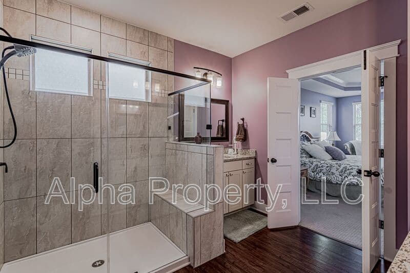 Greenville House: 14 Burl Ct