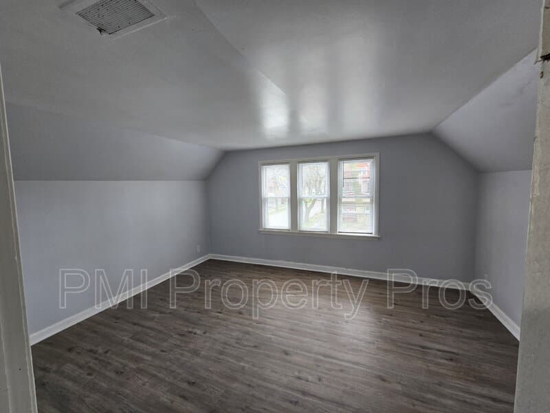 Milwaukee Condo: 3897 North 5th Street