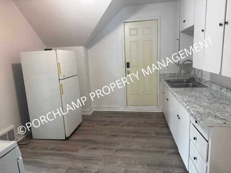 Muskegon Condo: 216 West Grand Avenue