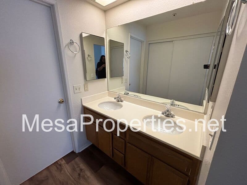Fontana House: 14721 Cinnamon Dr