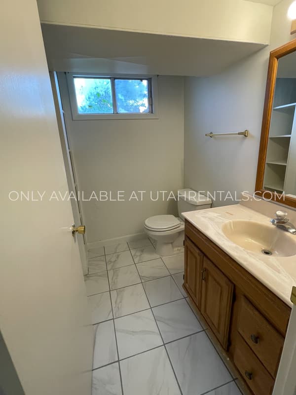 Richfield House: 158 W 500 N