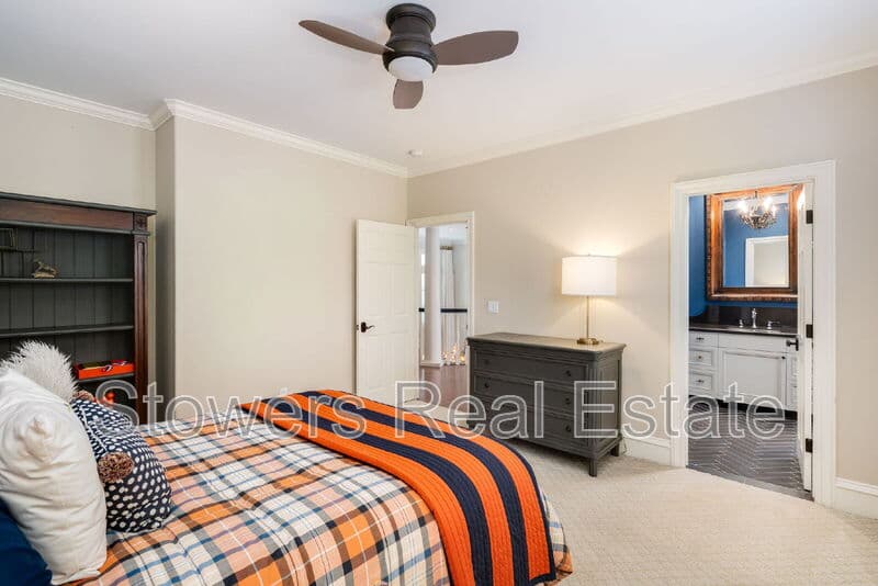Danville House: 4482 Deer Ridge Rd
