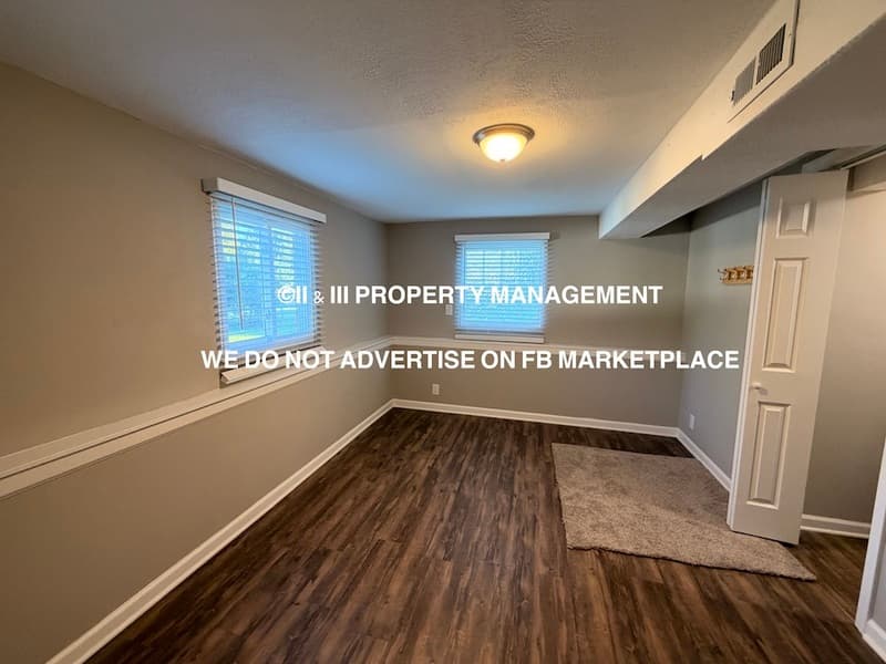 Kansas City House: 24 Northeast Normandy Lane