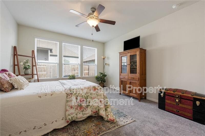 Buda House: 227 Everglade Dr,