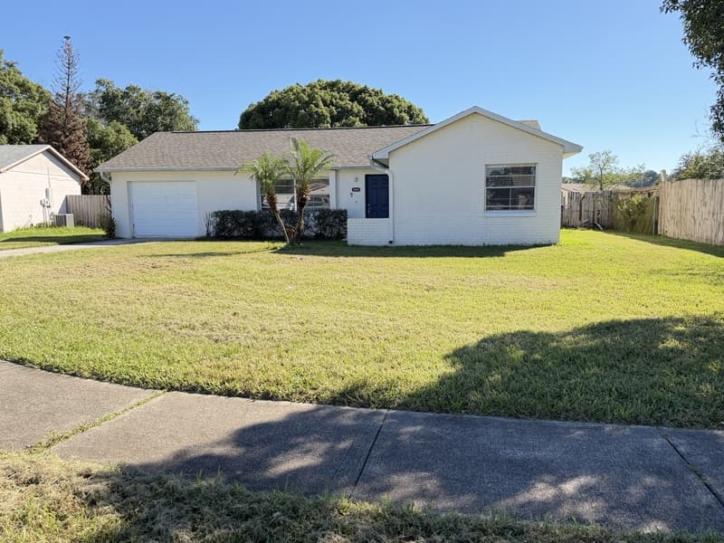 Orlando House: 1313 Summer Breeze Road