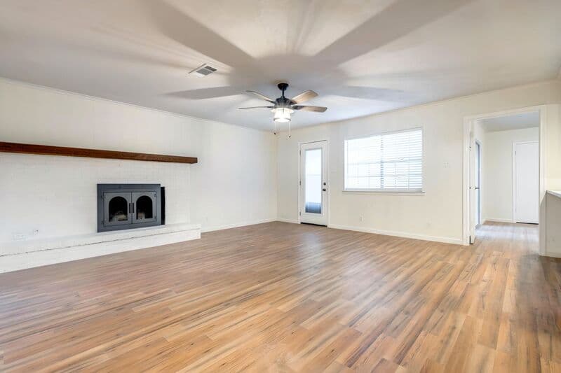 Sherman House: 524 N Woods