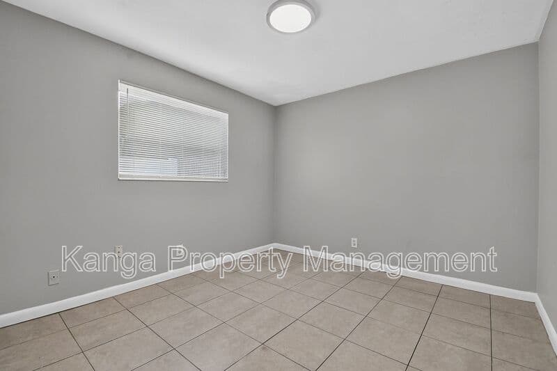 Riviera Beach House: 1037 W 28Th St